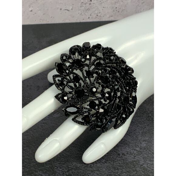 Jet Black Stones Mourning Brooch Filigree Blackened Frame Vintage - Picture 2 of 6